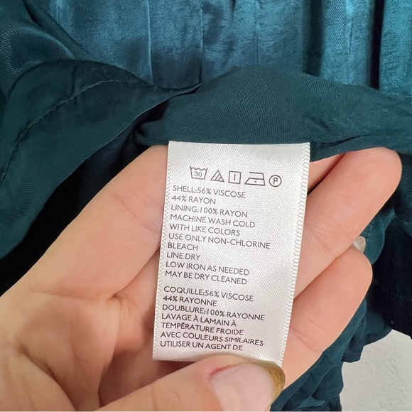 Urban Outfitters Dia Off The Shoulder Silky Top sz small - Picture 4 of 6